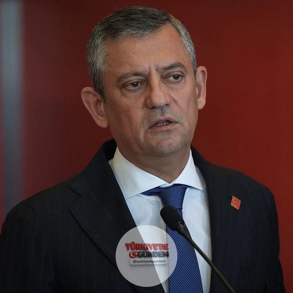 Özgür Özel: Kemal Bey'e ne söylesem 'Bilmiyorum' diyor. 'Yargıtay'a yaptığımız başvuruları geri çekelim, karar kesinleşsin, hemen kurultayı toplayalım' diyorum, 'Bilmiyorum, avukatlara bir sorayım' diyor. Hangi öneriyi getirsem 'Bilmiyorum, ben hukuk