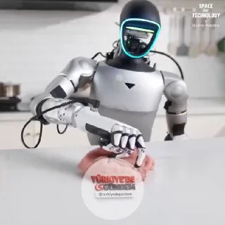 Unitree G1 insansı robotu, kısa süre önce tam vücut teleoperasyon sistemi aracılığıyla ev işlerini yapabilme yeteneğini sergiledi. Gösterimde robotun bulaşık yıkadığı, bir bardak su taşıdığı ve çamaşırları sepete yerleştirdiği görüldü. Sistem, bir in