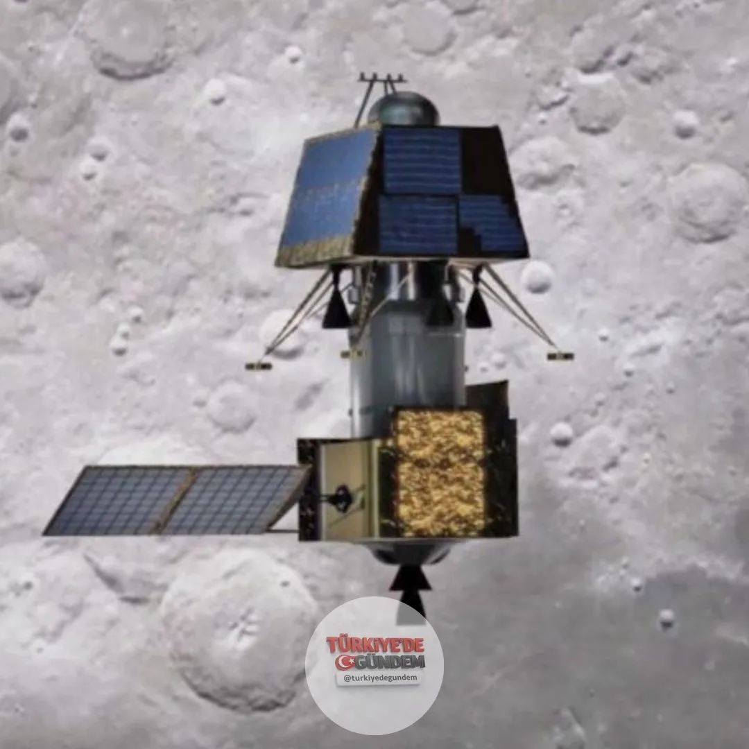 Hindistan'ın Chandrayaan-2 görevi, Ay'ın güney kutbu yakınlarındaki sürekli gölgede kalan kraterlerin altında buz bulunduğuna dair kanıtlar ortaya koydu. Bu keşif, potansiyel bir su kaynağı sağlayarak Ay'a yapılacak gelecekteki insanlı görevleri dest