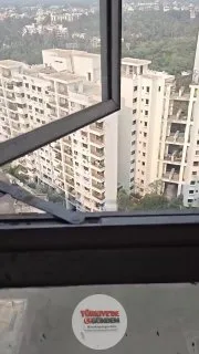 Bangladeş'te bir sapık, yan komşusunun görüntülerini kayda alarak onun hayatını tehlikeye attı.