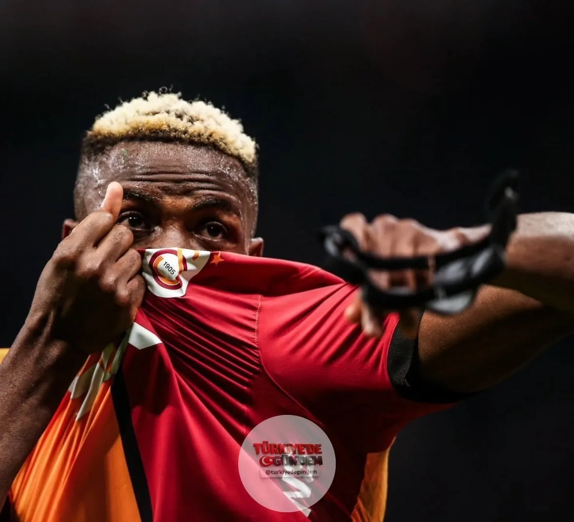 Yağız Sabuncuoğlu: "Dünyada Osimhen gibi sadece bir tane var. Herkes bunu bilmeli. Fenerbahçe'nin Osimhen gibi bir forveti transfer etme şansı olmayacak, çünkü dünyada sadece bir tane Osimhen var."