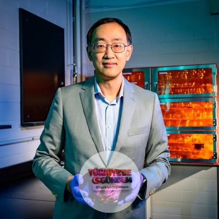 Araştırmacılar, transistörleri daha fazla küçültmeye gerek kalmadan bilgi işlem yoğunluğunu ve hızını artırırken enerji tüketimini de düşürebilecek 3D silikon çip teknolojisi geliştirdi.