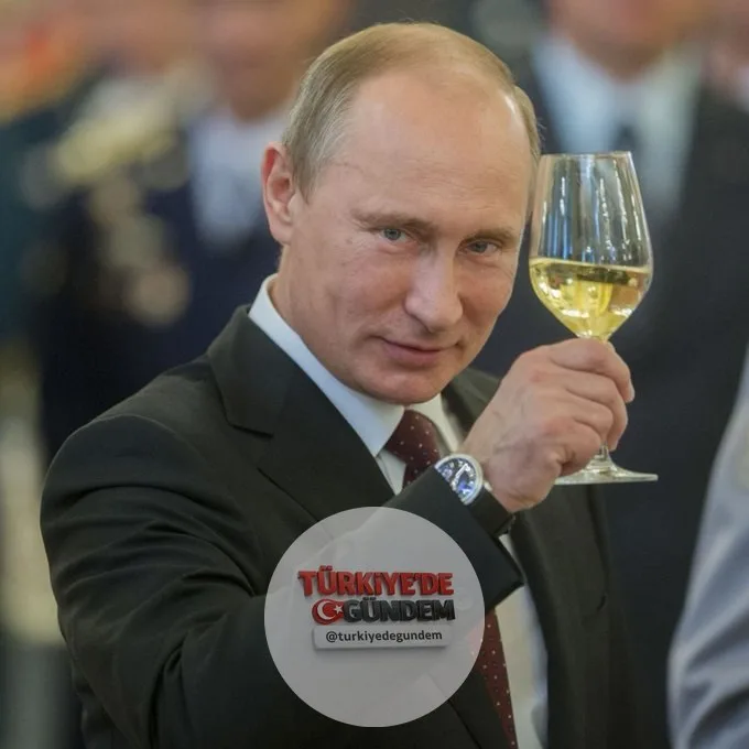 Vladimir Putin: "Bazen Batı televizyonlarını izliyorum. Açıkçası gördüklerim rahatsız edici ve şoke edici. Kendi vatandaşlarını düpedüz yanıltıyorlar."