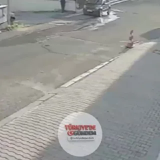 Nevşehir'de babasının yanından kaçan zihinsel engelli bir birey, düştüğü derede ağaçta asılı kaldı.
