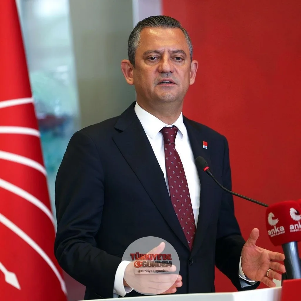 Özgür Özel: “Kurultay için ilk imzalar atıldı. İmzalar hızlı bir şekilde toplanıyor.”