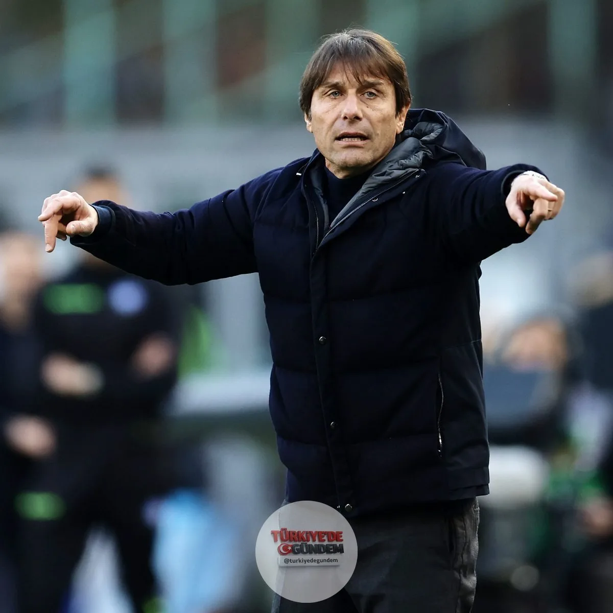 Hakan Safi, Antonio Conte'ye 2 yıllık sözleşme teklif edecek. (A Spor)