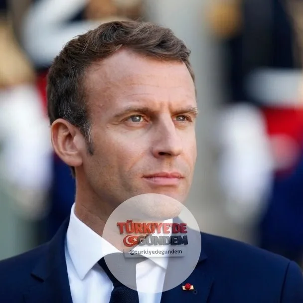 SON DAKİKA: Fransa Cumhurbaşkanı Macron, Fransız donanmasının İspanya'nın Balear Adaları açıklarında, Batı Akdeniz'de Rusya bağlantılı bir petrol tankerine el koyduğunu açıkladı.