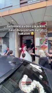 Gelinlikle düştüğü anları paylaşan kadın: "Herkesin gelinlikle düşme videolarına güldükten sonra ben."