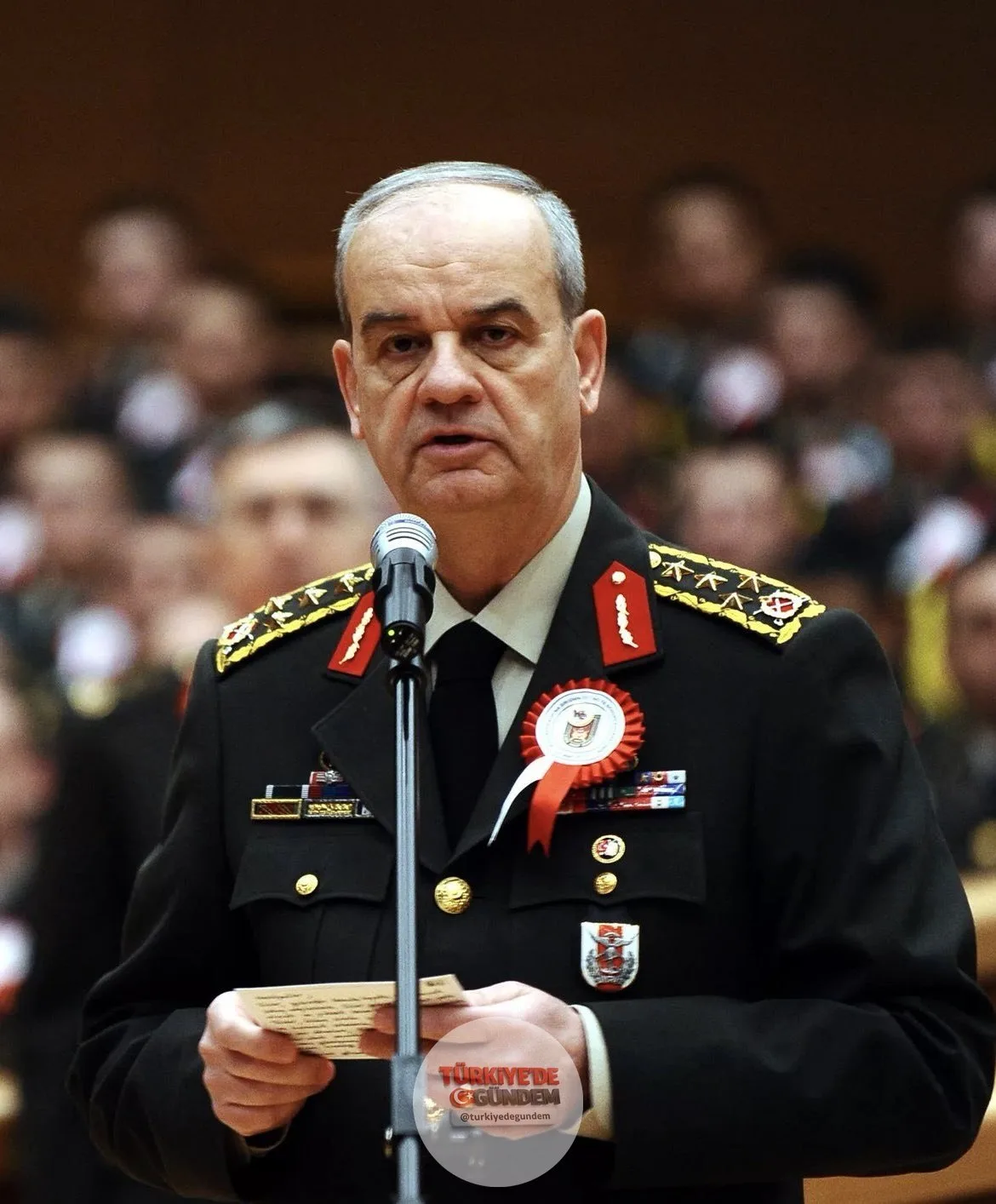 Eski Genelkurmay Başkanı İlker Başbuğ: “Silivri’deki ilk günlerimden beri tanıdığım Sayın Özgür Özel, eğer Türkiye’de birileri FETÖ’cülükle suçlanacaksa akla gelebilecek en son isimlerden biridir.”