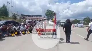 Doruk Madencilik işçileri eylemlerine yeniden başladı. İşçiler, aylardır haklarını alamadıkları gerekçesiyle nisan ayında açlık grevi başlatmıştı.