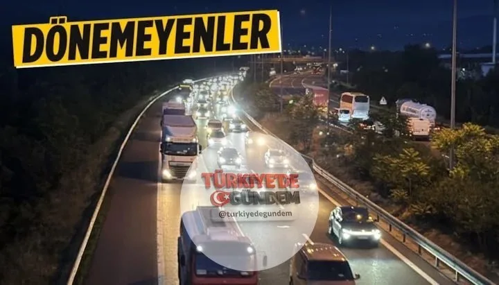 Bayram tatilinin sona ermesiyle Anadolu Otoyolu'nun Düzce kesiminde İstanbul yönünde oluşan trafik yoğunluğu devam ederken, araçlar saatte 20 kilometre hızla ilerleyebiliyor.