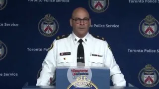 Toronto polisi, FIFA Dünya Kupası'nın başlamasına iki haftadan az bir süre kala binlerce sahte formaya el koyarak Kanada tarihindeki en büyük sahte futbol forması operasyonunu gerçekleştirdiğini açıkladı.