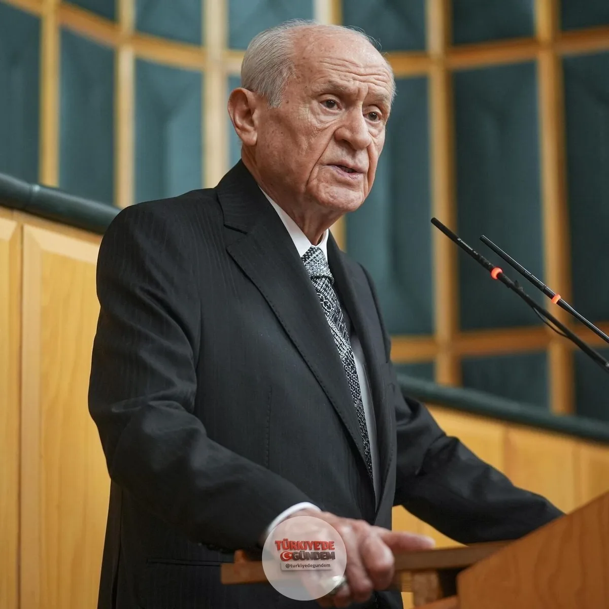 Devlet Bahçeli: Yaşanan gelişmeler, CHP’nin kurumsal kimliğine yakışmayacak bir düzeyden, siyasi kültürümüze ve demokrasimize zarar verecek bir noktaya doğru ilerlemektedir.
