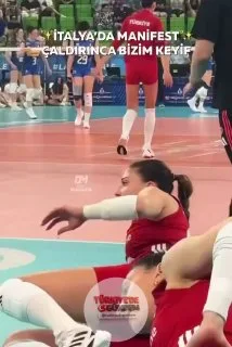 A Milli Kadın Voleybol Takımı oyuncuları, İtalya'daki antrenman kampında Måneskin şarkılarıyla keyifli anlar yaşadı.