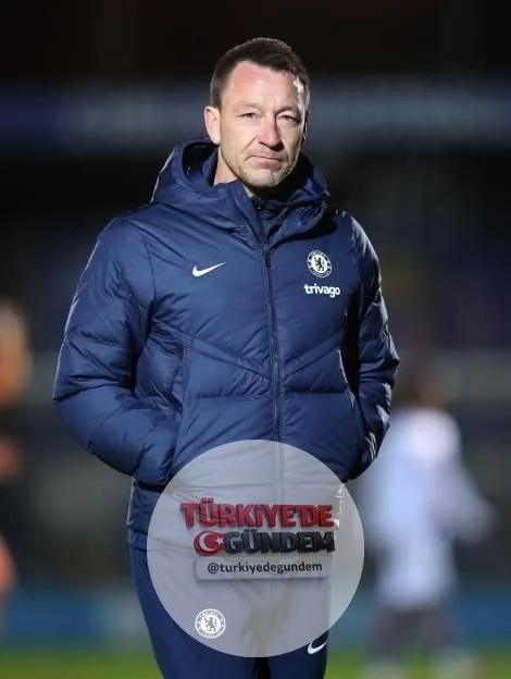 Chelsea'nin efsanevi stoperi John Terry, kariyeri boyunca Premier Lig'de 42 gol atarak, Andrés Iniesta'nın Barcelona formasıyla La Liga'da kaydettiği 35 golü geride bıraktı.