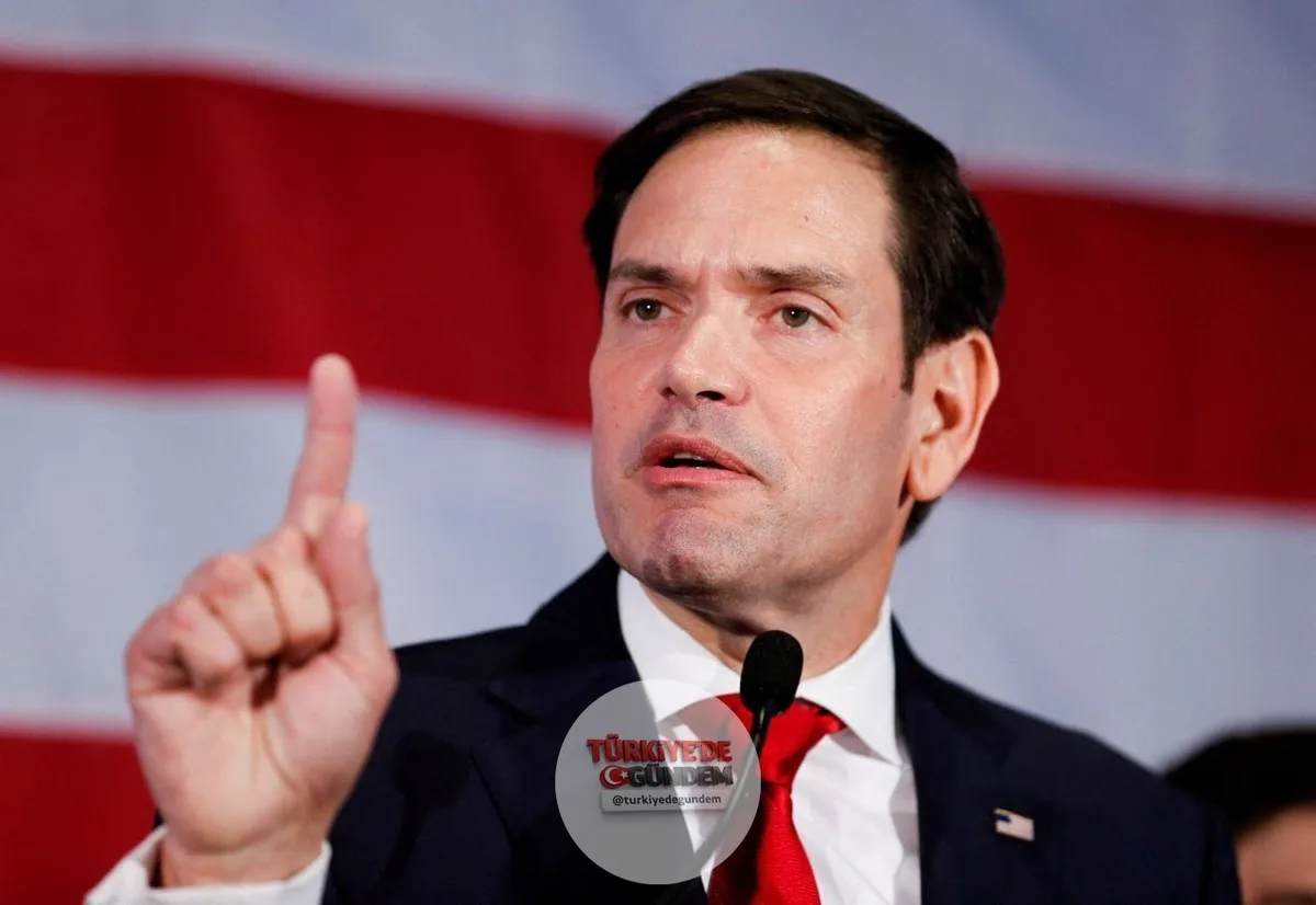 ABD Dışişleri Bakanı Marco Rubio: Dünyada, İran hariç ve belki de Umman, hiçbir ülke İran'ın boğazlarda yaptıklarından memnun değil. Çinliler buna karşı. Ruslar buna karşı. Herkes buna karşı. Boğazlardan sadece İran gemilerinin geçebildiği bir dünya