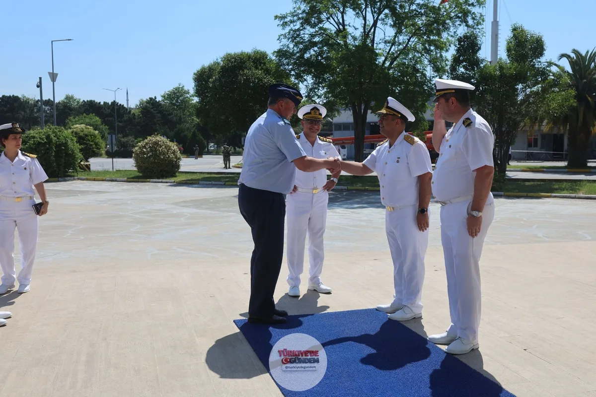 Belçika Ulusal Silahlanma Direktörü Hava Korgeneral Bernard Phaleg, Belçika Deniz Kuvvetleri Komutanlığı'ndan Tuğamiral Tanguy Botman ve beraberindeki heyet, İstanbul Tersanesi Komutanlığı'nı ziyaret etti. Ziyaret kapsamında, Deniz Kuvvetleri Komutan