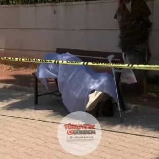 Antalya’da ifade vermek üzere adliyeye giden 57 yaşındaki Sadık Parlak, işlemlerinin ardından ayrıldıktan kısa süre sonra otobüs durağındaki bankta ölü bulundu. Olayla ilgili inceleme başlatıldı