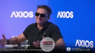 Yapay zeka "gelmekte olan bir gelgit dalgası" diyen Modretro'dan Casey, Axios AI Zirvesi'nde Kerry Flynn'e şunları söyledi: "Tavsiyem her zaman, bu dalgayı yakalayıp üzerinde sörf yapabilmeniz ve bu değişim sürecindeki yolunuzu çizebilmeniz için kend