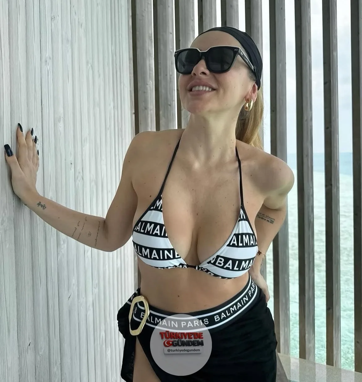 Yaşlanmamaya yemin eden 40 yaşındaki Hadise, bikini pozlarını paylaştı.