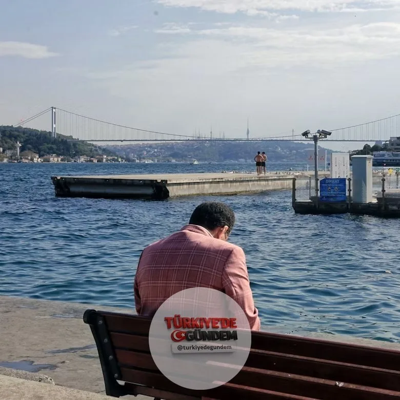 İşsizlik oranı, bir önceki aya göre 0,1 puan artışla nisan ayında yüzde 8,2'ye yükseldi.