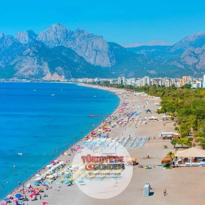 Antalya'daki bazı plajlarda sigara içilmesi yasaklanacak.