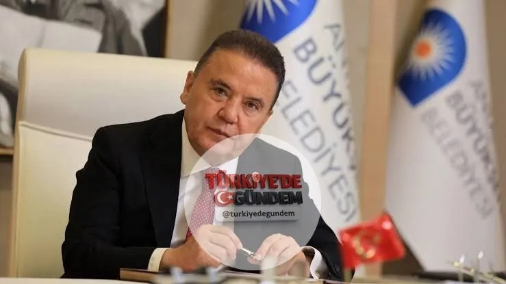 Tutuklu Antalya Büyükşehir Belediye Başkanı Muhittin Böcek, seçim döneminde Özgür Özel’in yönlendirmesiyle Ferdi Zeyrek’e 950 bin euro teslim ettiğini itiraf etti. Böcek, ayrıca seçim sürecinde Özgür Özel’in talebi doğrultusunda toplam 1 milyon 950 b