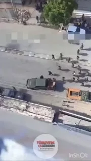 Mogadişu'da eski Başbakan ve muhalefet lideri Hasan Ali Hayri'nin konutu çevresinde patlak veren çatışmaların ardından, merkezi hükümet güçleri bölgeden çekiliyor.