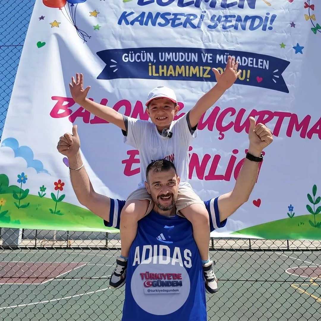 Rize'de 5,5 yıllık tedavi sürecinin ardından lösemiyi yenen 9 yaşındaki Egemen Berk için gökyüzüne balon bırakıldı.