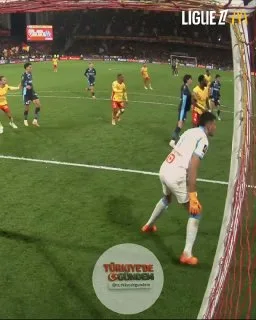 Ligue 1'de sezonun kurtarışı ödülünü Gerónimo Rulli kazandı