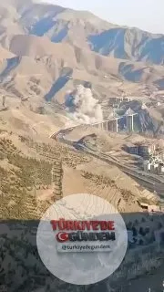 Savaş sırasında İran'ın Karaj kentindeki B1 Köprüsü'ne yönelik bir ABD hava saldırısını gösteren yeni görüntüler