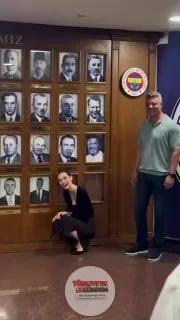 Sadettin Saran, kızı Lal Saran ile birlikte Fenerbahçe çalışanlarına veda etti.