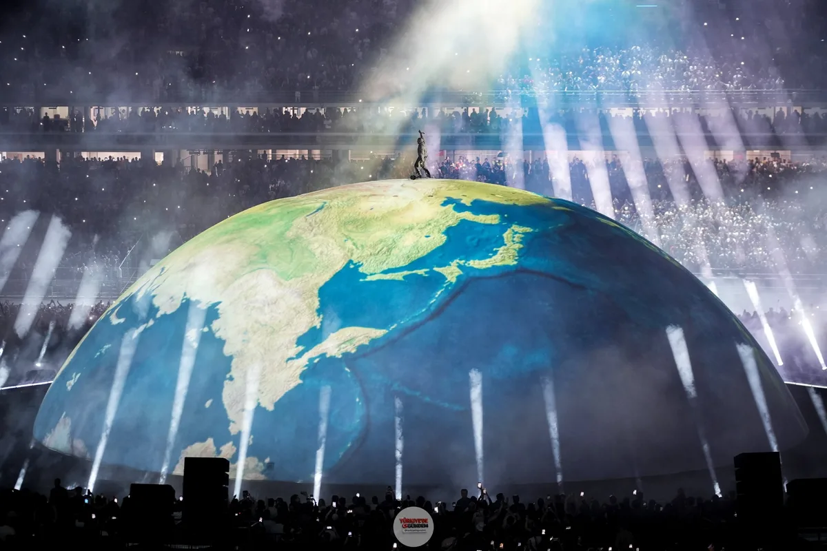 Hollanda'da bir mahkeme, Kanye West'in 6 ve 8 Haziran tarihlerinde yapılması planlanan konserlerinin yasaklanması talebini reddetti. Mahkeme, konserlerin engellenmesini gerektirecek bir durumun bulunmadığına hükmetti. Konserlerin durdurulması için da