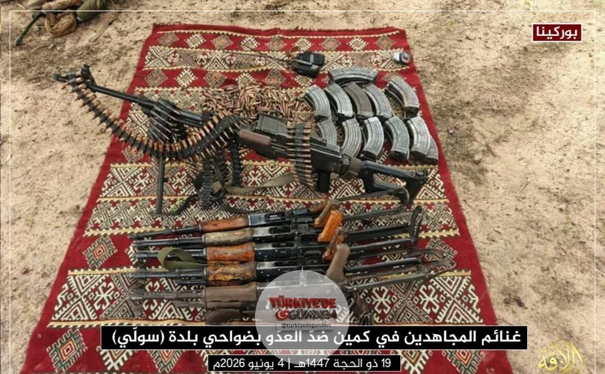 Burkina Faso: JNIM militanları, geçtiğimiz hafta gerçekleştirdikleri iki ayrı saldırıda 10 hükümet askerinin öldürüldüğünü iddia etti. Haberlere göre, dört asker Lorum bölgesinde bir pusuya düştükten sonra öldürüldü. Diğer altı asker ise Boulsa bölge
