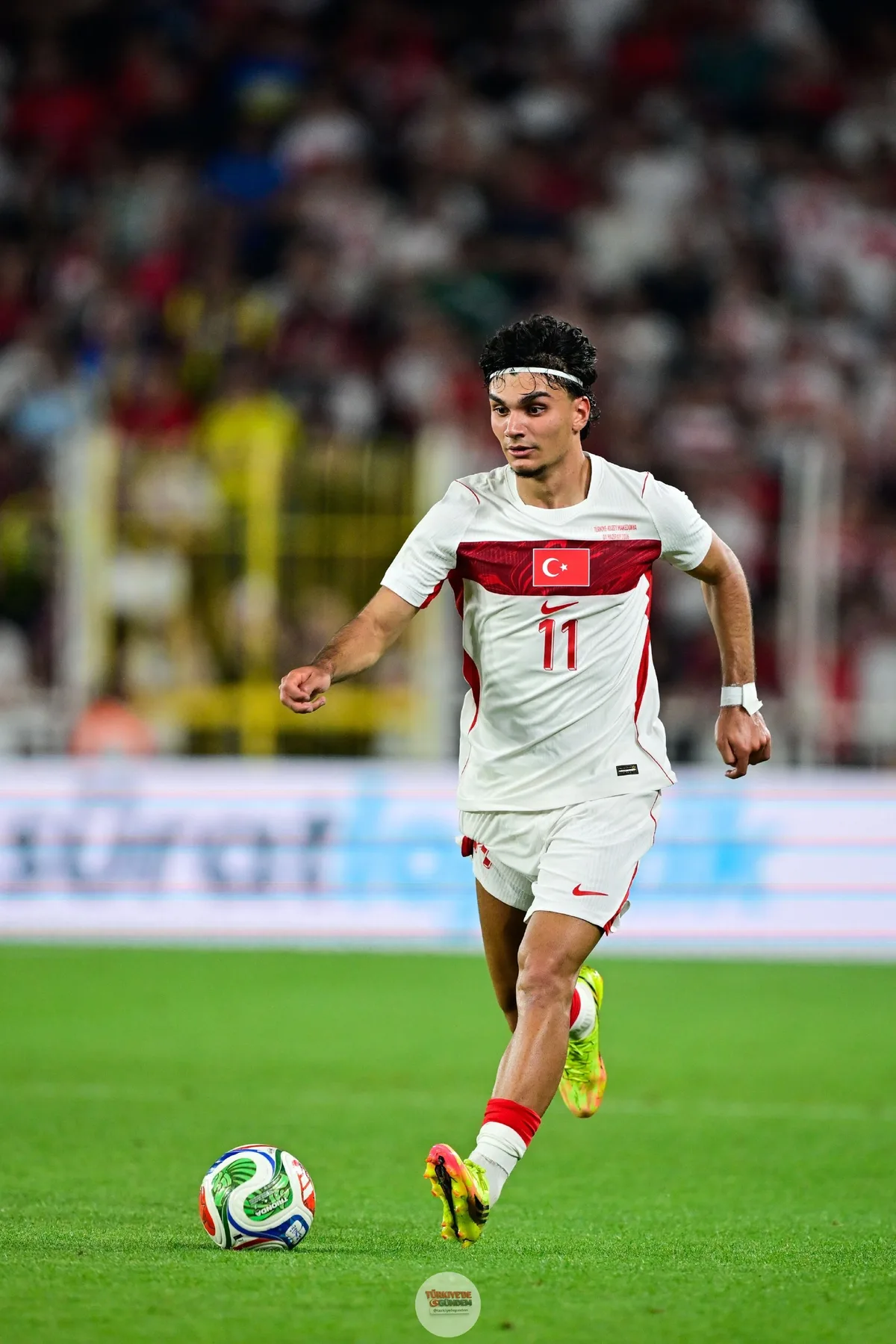 Galatasaray, Can Uzun için görüşmelere başladı. Frankfurt'un bonservis beklentisi 60 milyon euro. (Sky DE)