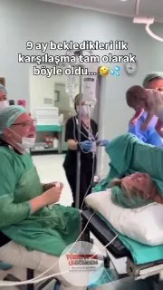 Doğar doğmaz annesinin yüzüne çişini yapan bebek