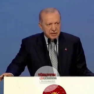Cumhurbaşkanı Erdoğan: "İslam dünyası olarak son yıllarda pek çok cephede aynı anda çok sayıda krizle mücadele ediyoruz. İsrail'in Gazze, Batı Şeria ve Doğu Kudüs'teki zulmü, ateşkes çağrılarına rağmen hız kesmeden devam ediyor. Siyonist katliam şebe