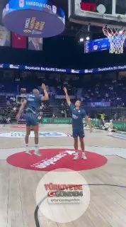 Anadolu Efes parkede!