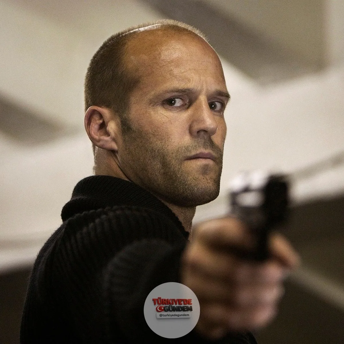 "Jason Statham Bisikletimi Çaldı" filmi 2027'de vizyona girecek. Jason Statham, filmde Jason Statham karakterini canlandıracak.