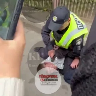 Ukrayna'da askerlik hizmetinden kaçan şahıs silah zoruyla gözaltına alındı.