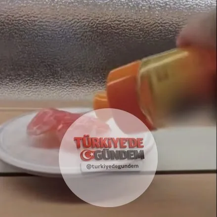 Japonya'da bir kişi, "TikTok'ta daha fazla izlenme almak için" bir suşi restoranındaki döner banda temizlik sıvısı döktüğü gerekçesiyle gözaltına alındı.