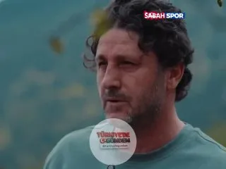 Kameraman: “Telefona bakabilirsiniz hocam. Sorun yok.” Fatih Tekke: “Telefona nasıl bakayım oğlum ezan vakti? Adamın ezan ile işi yok ki...”