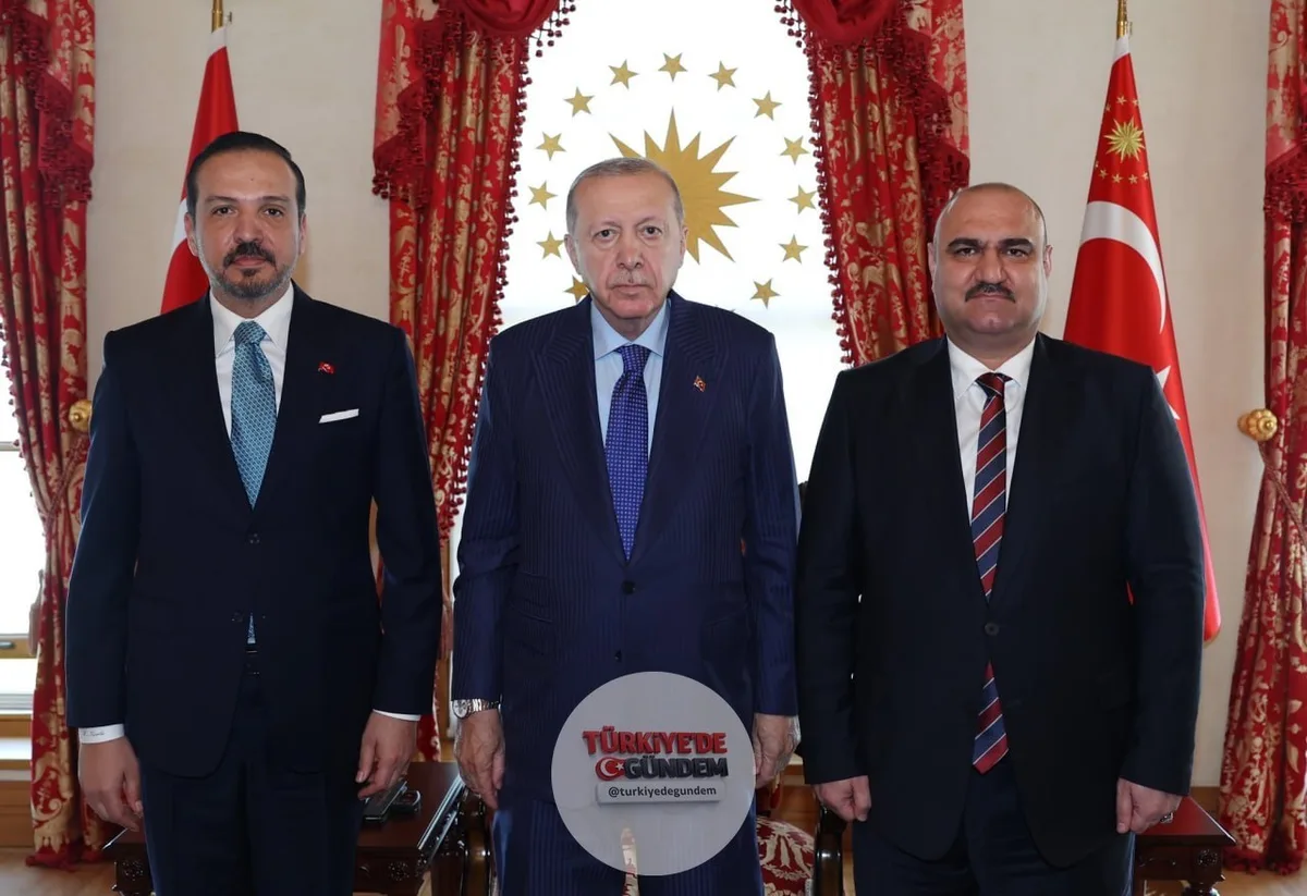 Cumhurbaşkanı Erdoğan, Kerkük Valisi Mehmet Seman Ağa'yı Cumhurbaşkanlığı Dolmabahçe Çalışma Ofisi'nde kabul etti