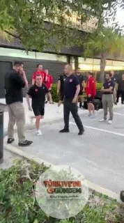 Milli takım kampında bulunan Kerem Aktürkoğlu, kendisine uzatılan Galatasaray formasını imzalamadı.