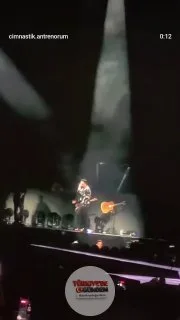 Tarkan, Ankara’daki konserinde ezan okunacağını fark ederek konsere ara verdi