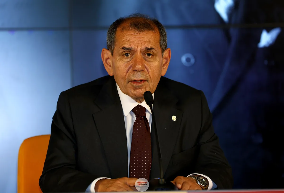 Galatasaray Başkanı Dursun Aydın Özbek: Bir an kendimi Galatasaray camiasının dışında hissediyorum ve karşımda böyle bir kurum var. Açıkçası ben de kıskanırdım