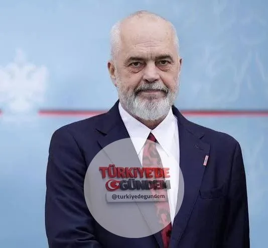 Arnavutluk Başbakanı Edi Rama, tartışmalı Trump-Kushner tatil köyü projesine karşı çıkan protestocuları tehdit etti: "Sokaklarda 5 bin kişi bile olsa, 500 bin protestocu da olsa beni durduramazlar."