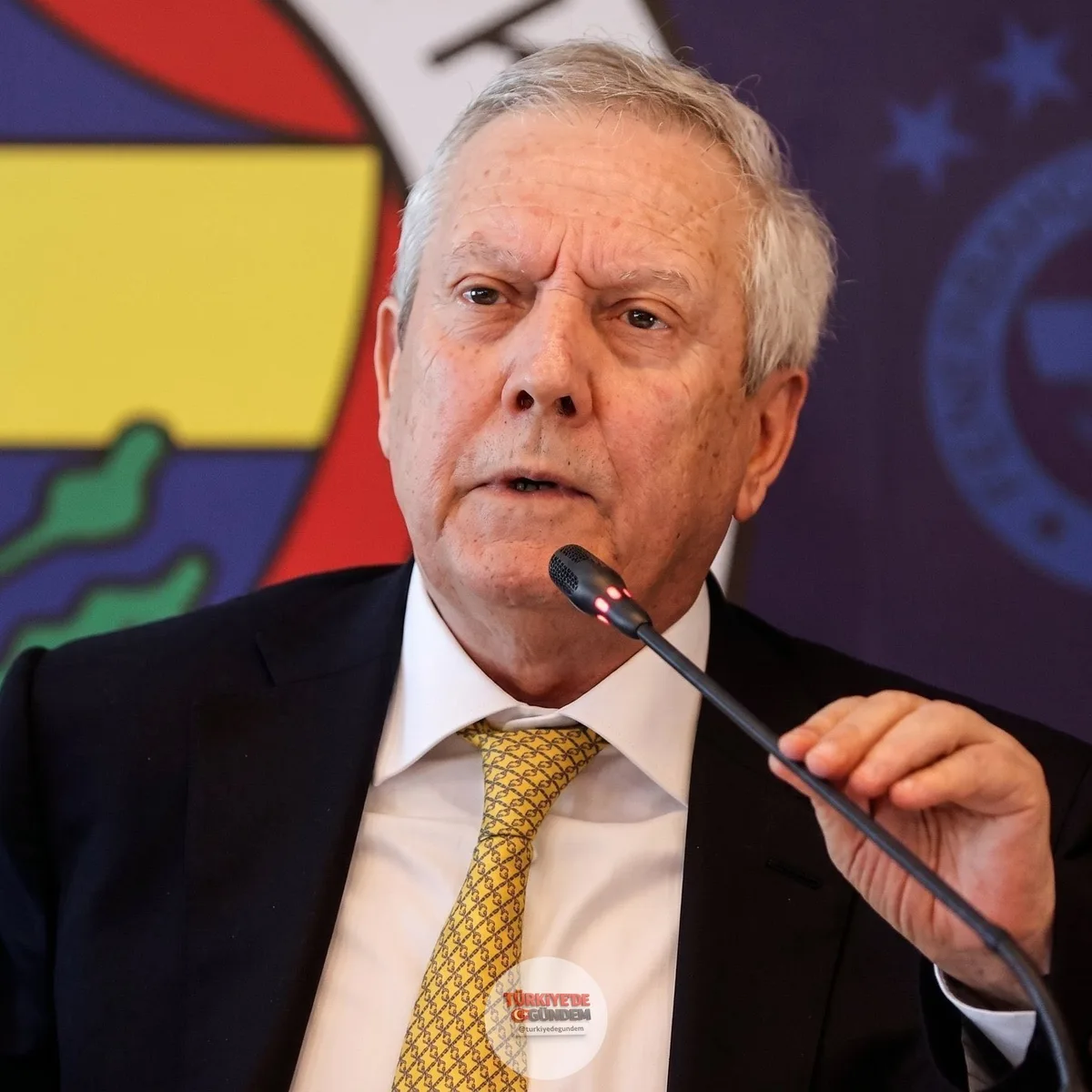 Fenerbahçe Olağanüstü Seçimli Genel Kurulu'nda oy verme işlemleri başladı.