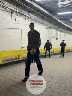 "Vay canına, çok uzunsun şekerim... aman Tanrım!" Bu sezonun başlarında Knicks ile karşılaşmak üzere MSG'ye gelen Wemby, arena çalışanlarını bile hayrete düşürdü. 3. Maç: Pazartesi, TSİ 03.30, ABC/ESPN