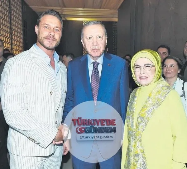 Oyuncu Burak Çelik, Antalya'da düzenlenen Sıfır Atık Forumu kapsamında Recep Tayyip Erdoğan ve Emine Erdoğan ile bir araya geldi.